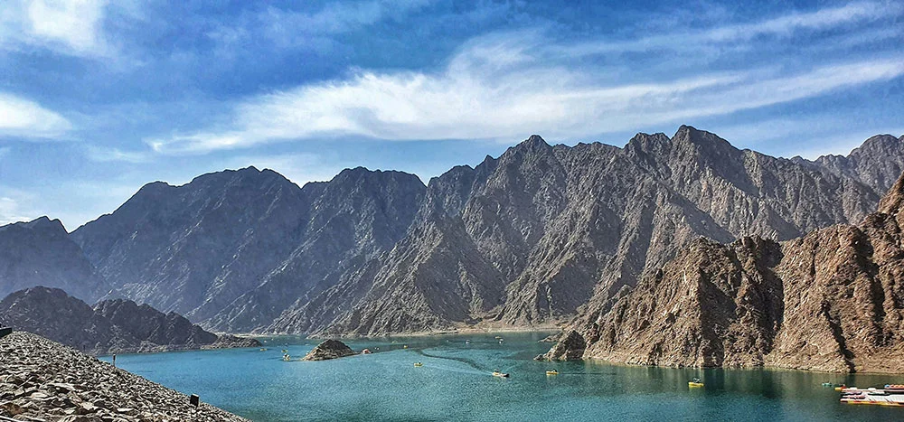 hatta mountains and lake